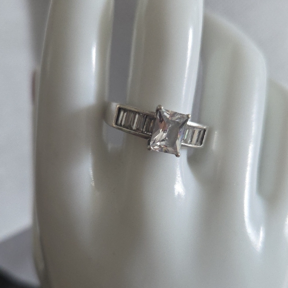 Avon 925 Engagement Style CZ Ring